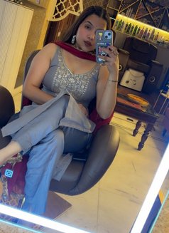 Bhabhi cam .... - puta in Kolkata Photo 2 of 2