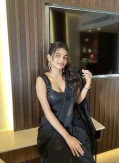 Heena - escort in Mumbai Photo 1 of 3
