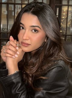 Heena Kapoor - escort in Dubai Photo 1 of 5