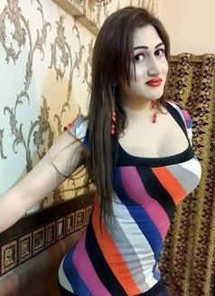 Heena Khan - Transsexual escort in Bhubaneshwar Photo 7 of 9