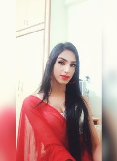 Heena Khan - Transsexual escort in Kochi Photo 1 of 12
