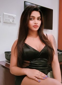 Heena Khan - Transsexual escort in Kolkata Photo 4 of 10