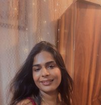 Heer Singh - Transsexual escort in New Delhi