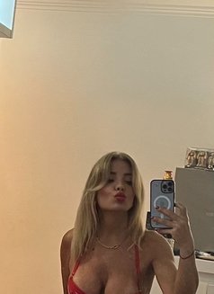 Heidi - Acompañantes transexual in Paris Photo 16 of 18