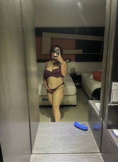 Heidi - escort in Cebu City Photo 14 of 17