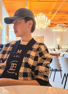 Heim 🇰🇷 - Male escort in Ho Chi Minh City Photo 2 of 2