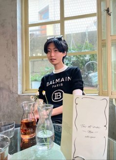 Heim 🇰🇷 (With More Boys) - Male escort in Abu Dhabi Photo 1 of 2