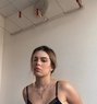 Hela - puta in Dubai Photo 1 of 8