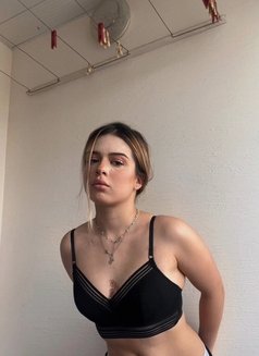 Hela - escort in Dubai Photo 1 of 8