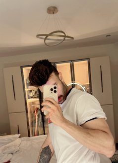 Helall - Male escort in Riyadh Photo 3 of 5