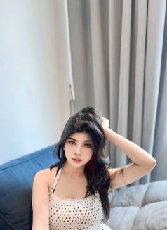 Helana - escort in Singapore Photo 14 of 15