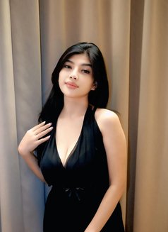 Helana - escort in Singapore Photo 3 of 9
