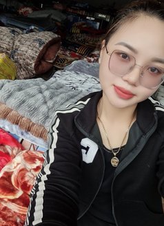 Helen - escort in Abu Dhabi Photo 2 of 2