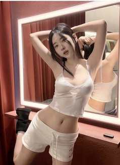 Helen - puta in Guangzhou Photo 3 of 5