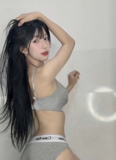 Helen - escort in Mumbai Photo 3 of 4