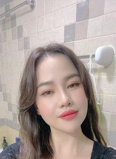 Helen - escort in Dubai Photo 5 of 5