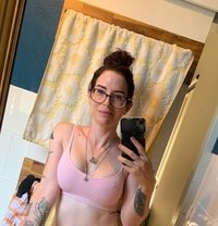 Helen - escort in London