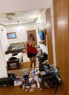 Helen - escort in New Delhi Photo 2 of 4