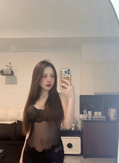 Helen - escort in Doha Photo 5 of 5