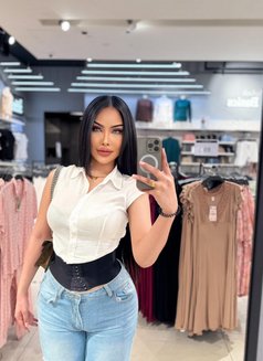 Helen Good Sevices - Transsexual escort in Dubai Photo 16 of 22