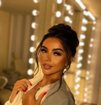 Helen Good Sevices - Acompañantes transexual in Dubai