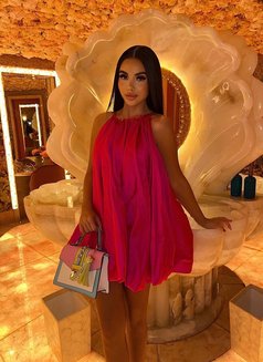 Helen Good Sevices - Transsexual escort in Dubai Photo 6 of 17