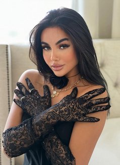 Helen Good Sevices - Transsexual escort in Dubai Photo 12 of 17