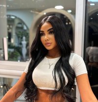 Helen Good Sevices - Transsexual escort in Dubai