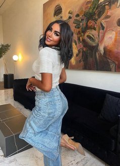 Helen Good Sevices - Transsexual escort in Dubai Photo 15 of 17