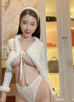 Helen - escort in Bangkok Photo 10 of 16