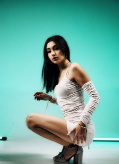 Helen - escort in Hong Kong Photo 7 of 13