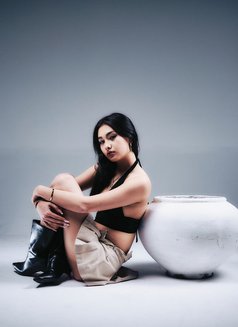 Helen - escort in Hong Kong Photo 8 of 13