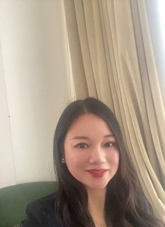 Helen, Professional Masseur - escort in Al Manama Photo 2 of 4