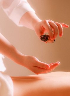 Helen, Professional Masseur - escort in Al Manama Photo 5 of 7