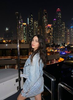 Helen - puta in Hong Kong Photo 3 of 6