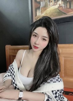 Helen in Bangkok now - escort in Bangkok Photo 7 of 13