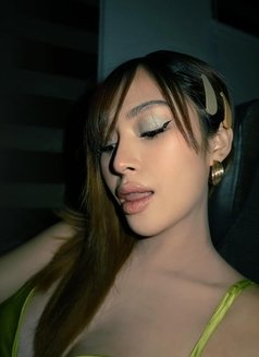 Helen - puta in Dubai Photo 6 of 17