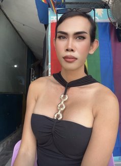 Helen - Transsexual escort in Phuket Photo 5 of 5