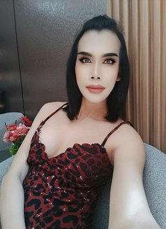 Helen - Transsexual escort in Dubai Photo 2 of 4