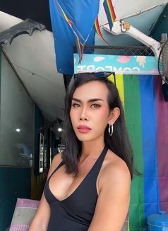 Helen - Transsexual escort in Bangkok Photo 6 of 6