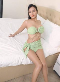 Helen - puta in Dubai Photo 6 of 8