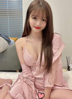 Helen - puta in Kuala Lumpur Photo 2 of 3