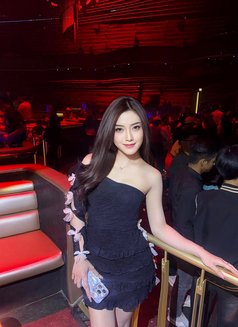 Helena - escort in Jakarta Photo 5 of 9