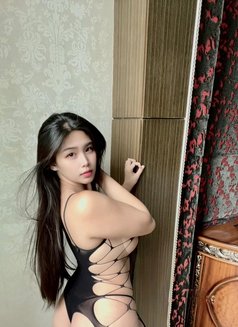 Helga - escort in Osaka Photo 3 of 6