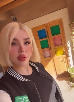 Helia - escort in Muscat Photo 1 of 13