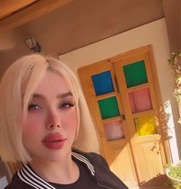 Helia - escort in Muscat Photo 1 of 13