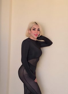 Helia - escort in Muscat Photo 11 of 13