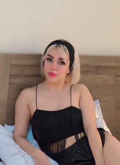 Helia - puta in Muscat Photo 9 of 12