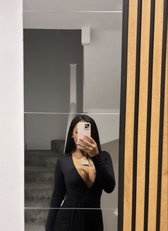 Hellen - escort in Okinawa Island Photo 1 of 1