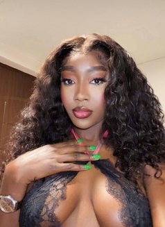 Hellen - puta in Beirut Photo 2 of 5